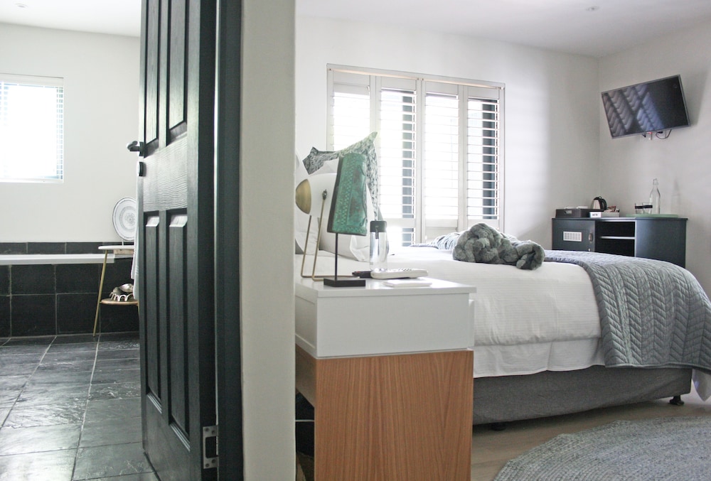 Abalone House &amp; Spa 16/75