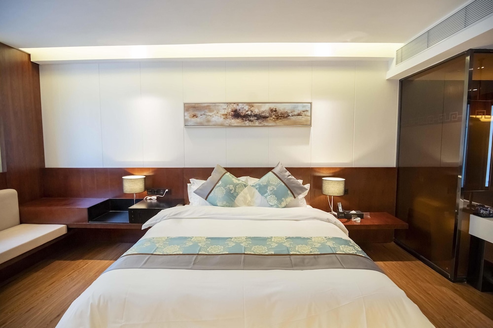 Standard, King Bed