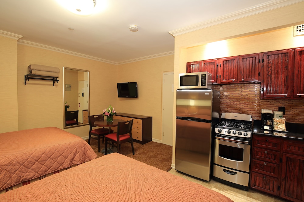 Radio City Apartments 30/70