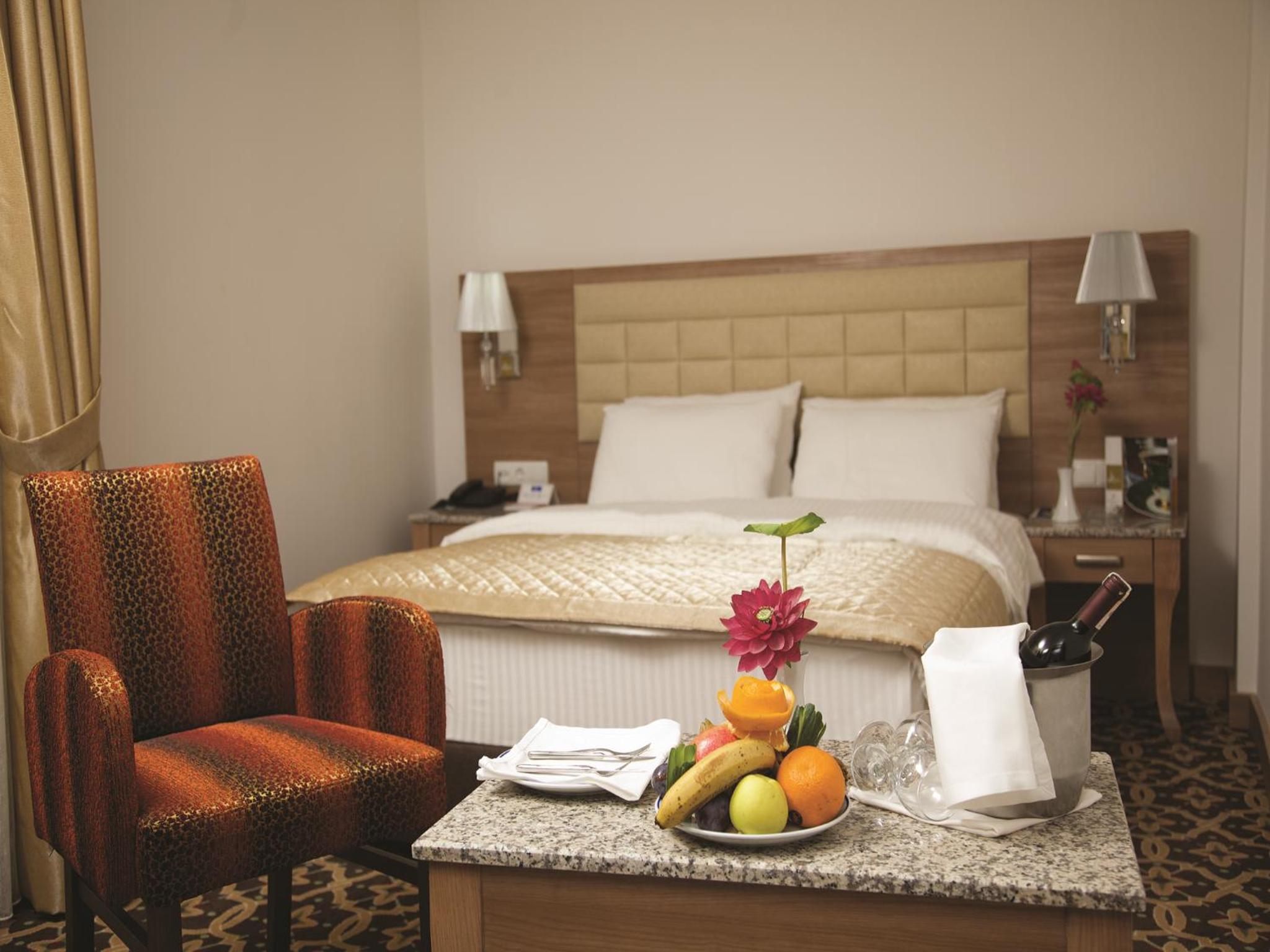 The City Hotel 37/47