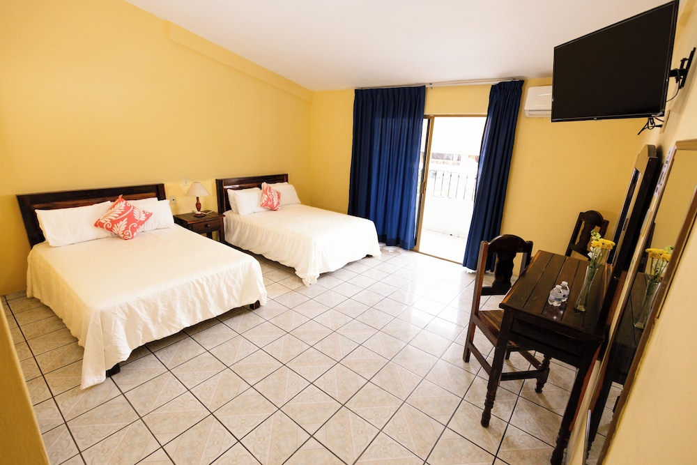 Hotel Costa del Sol 7/21