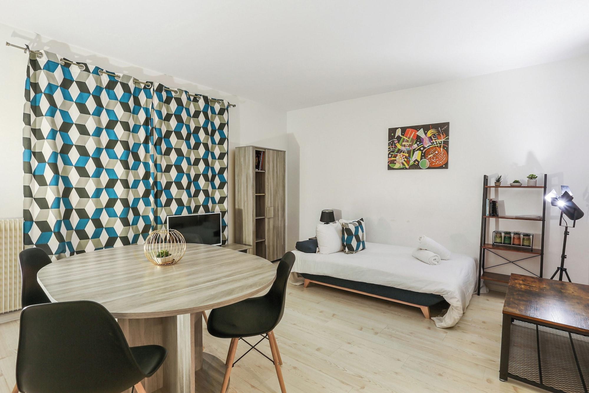 Luxury, Apartment, City Street View، RESIDENCE AURMAT 3/7