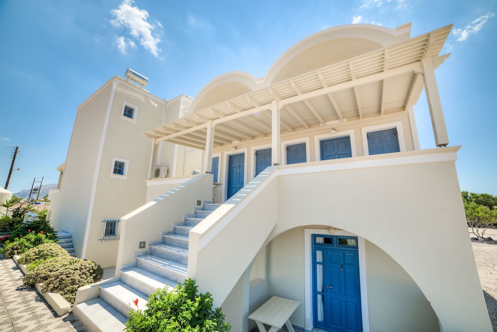 Monolithia Sea Side Traditional Houses 2/50