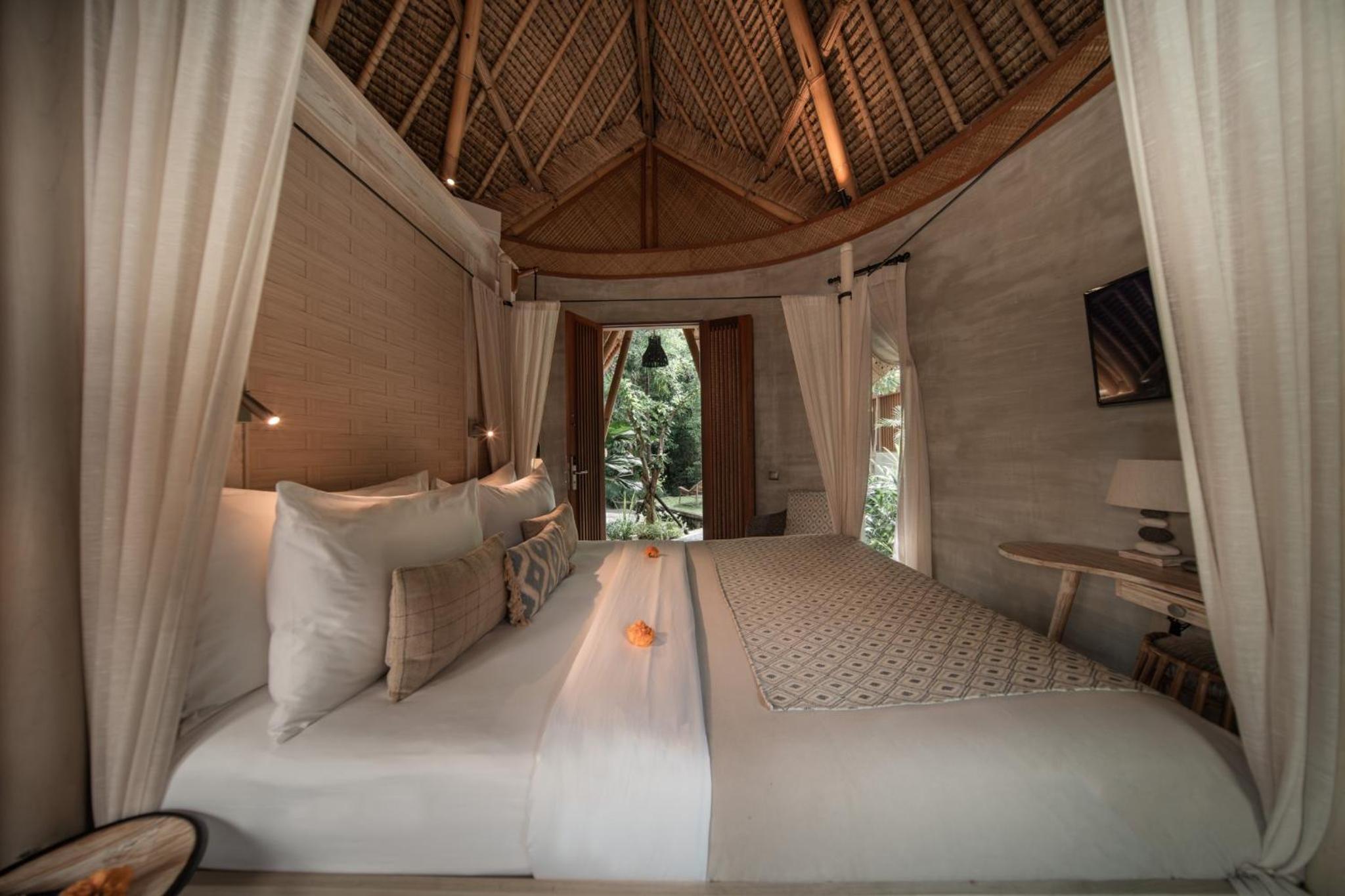 Cottage, King Bed, with Pool