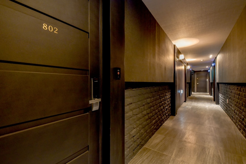 French Code Hotel 12/63