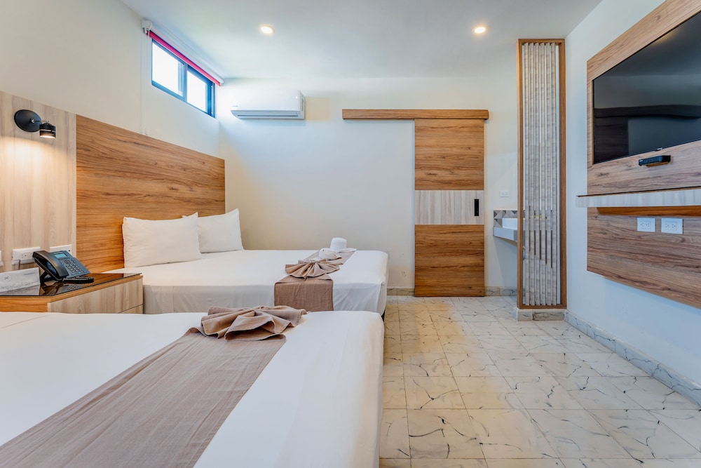 DELUXE, DOUBLE BED