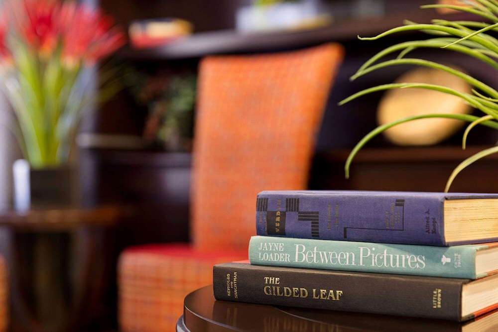 IBAN Dallas Park Central Hotel, Trademark by Wyndham 12/24