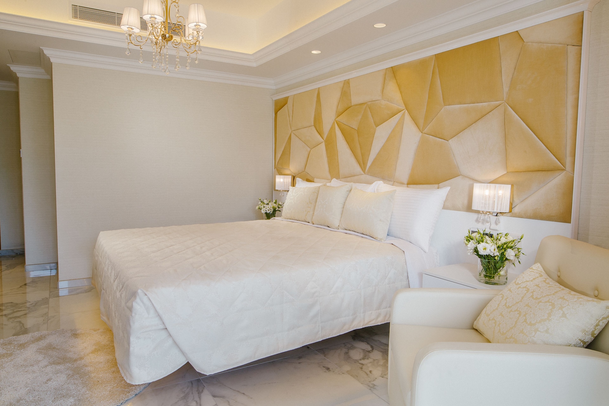 DELUXE, SUITE, CITY VIEW, BALCONY