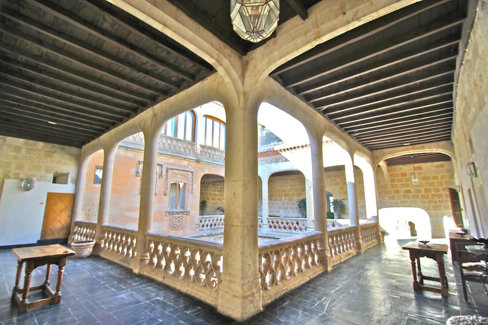 Posada Real Castillo Del Buen Amor 37/65