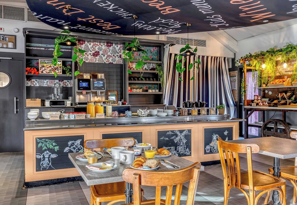 restaurant cafeteria