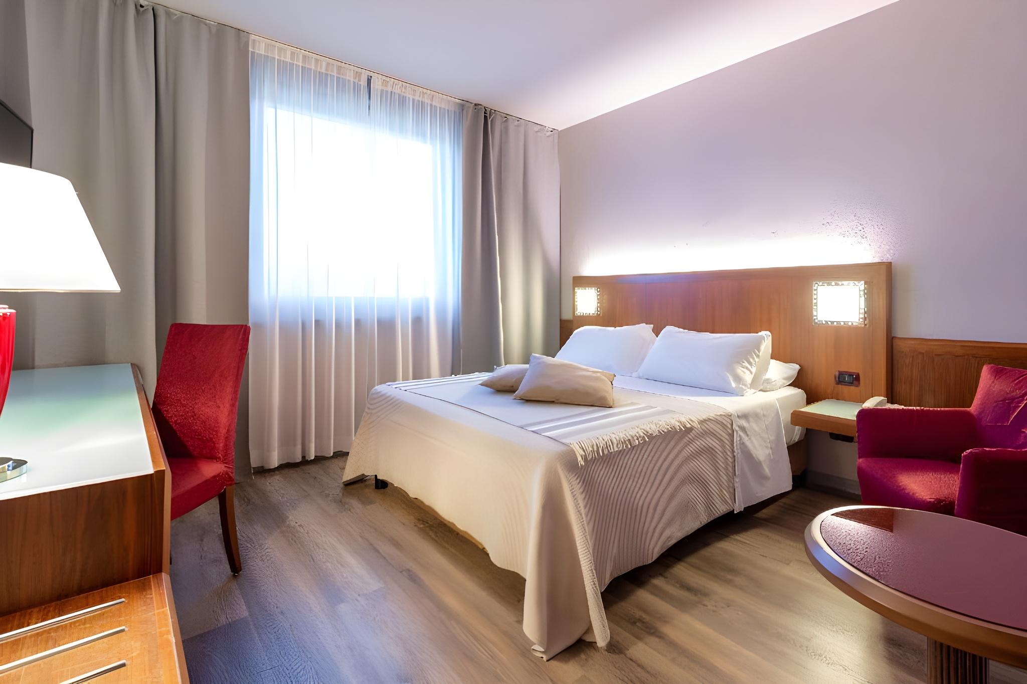 Room, Single, Double Bed