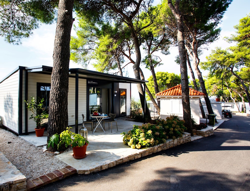 Waterman Beach Village 37/49