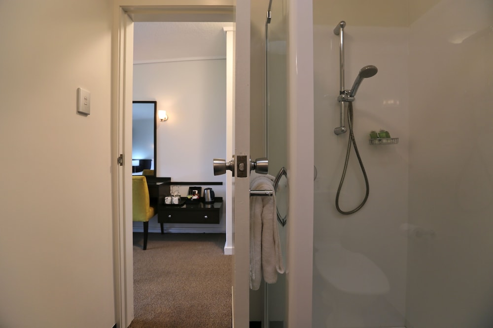 Heartland Hotel Haast 24/59