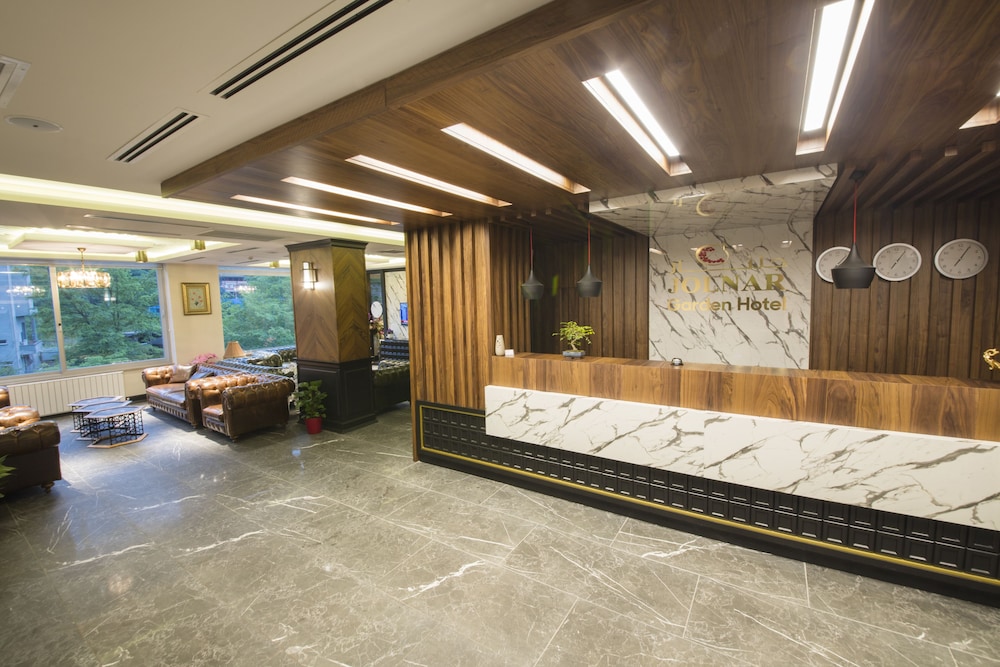 Jolnar Garden Hotel 8/50