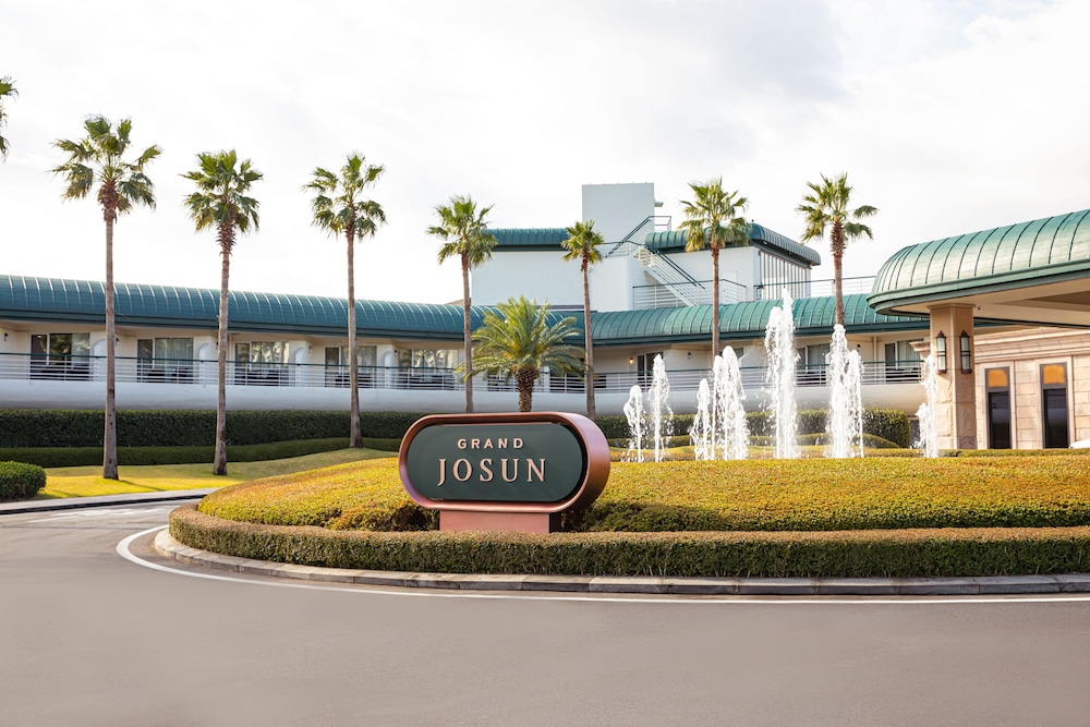 Grand Josun Jeju 63/69