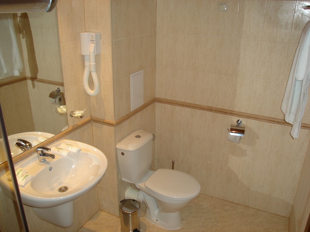 Mura Hotel 48/50