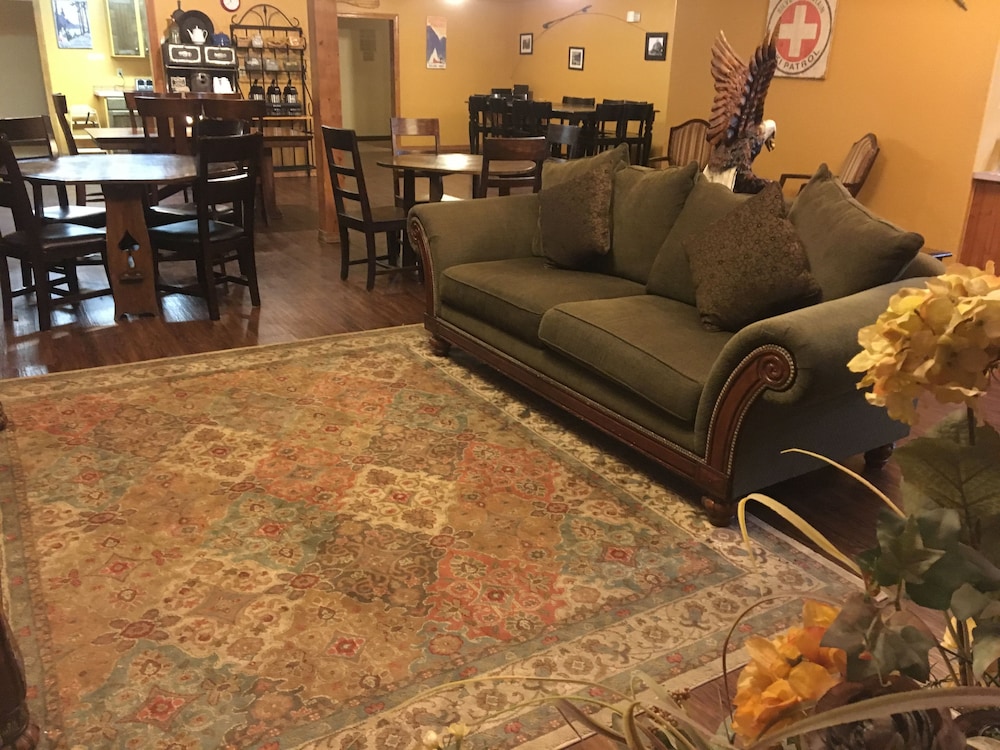 FAIRBRIDGE INN & SUITES KELLOGG 38/48