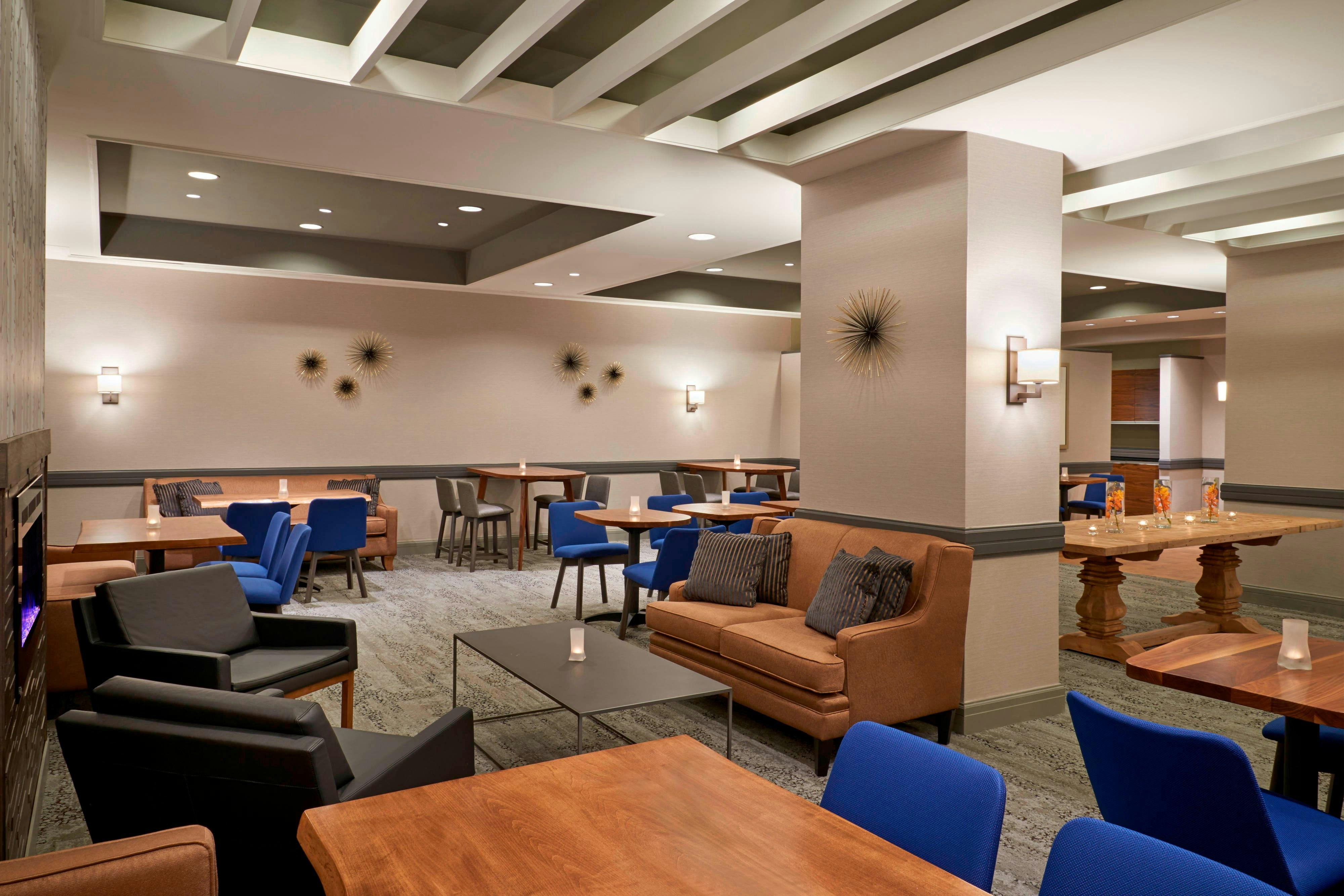Courtyard By Marriott Downtown Toronto 6/25