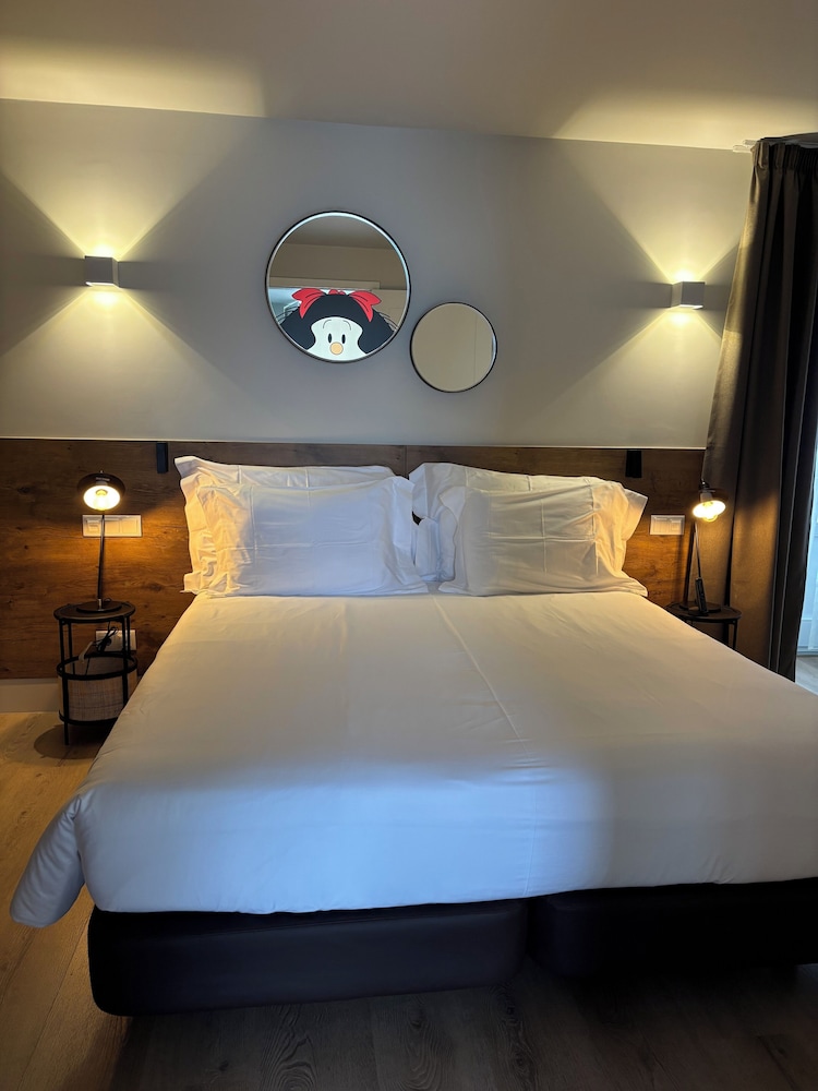 AZORES BOOK HOTEL 11/46