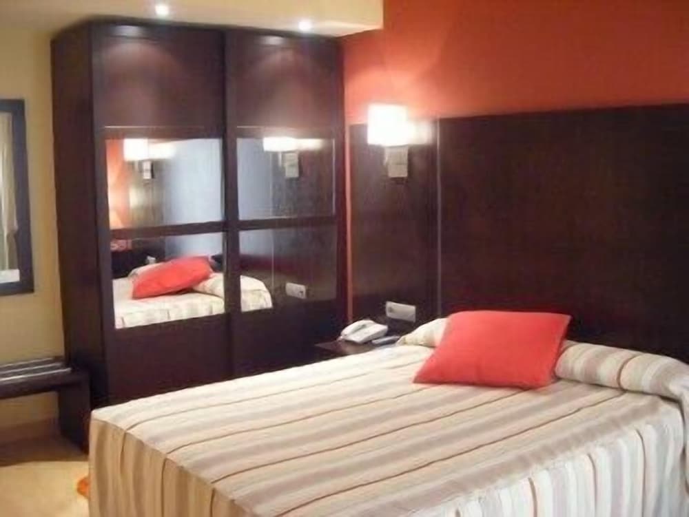 Hotel Cardena 60/68