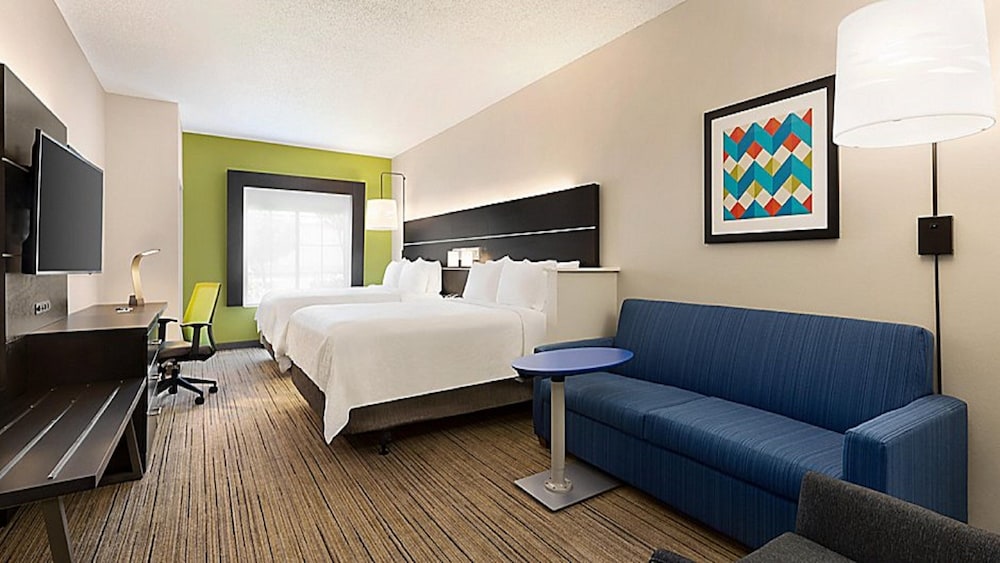 Holiday Inn Express Hotel And Suites Pryor 16/53