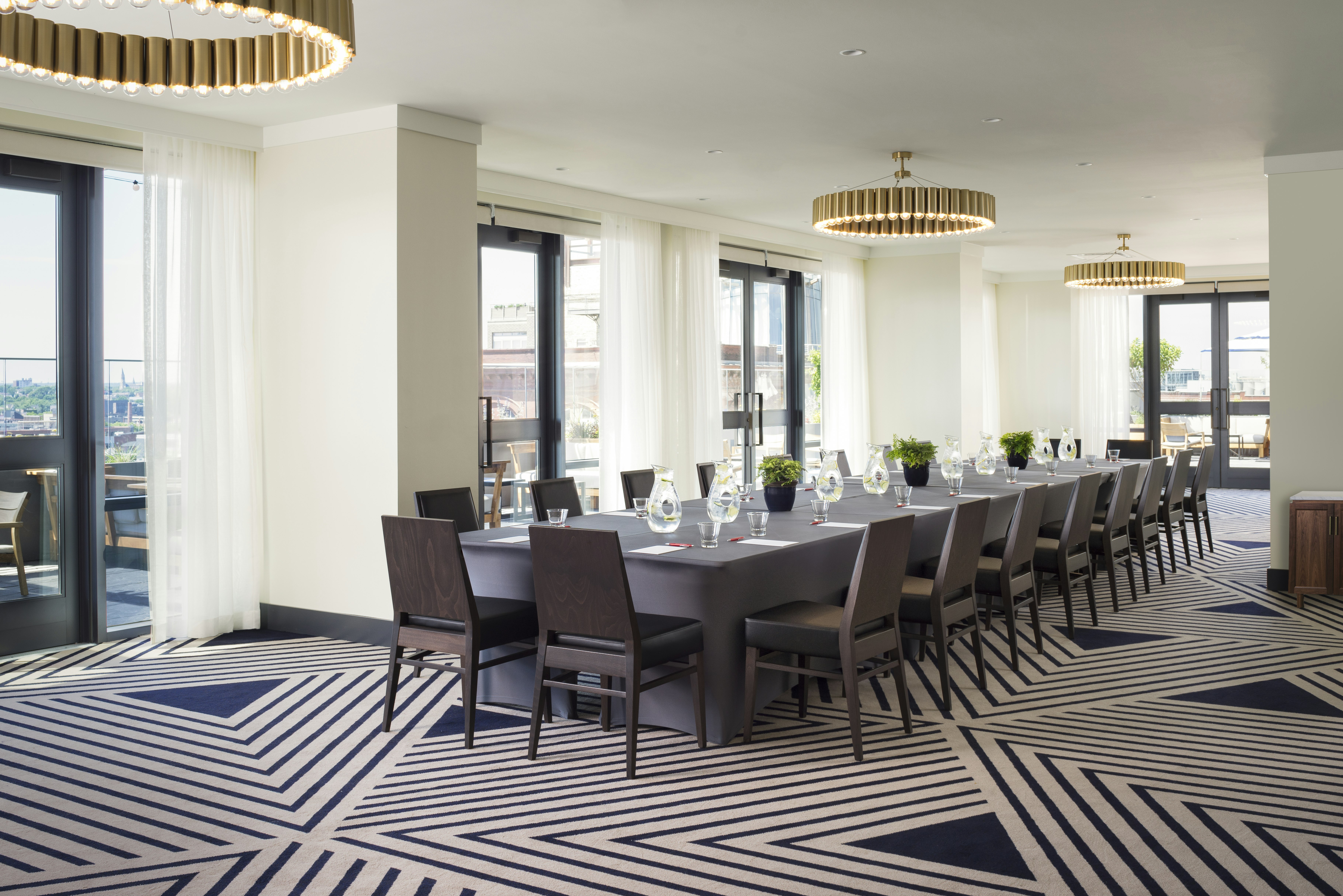 Kimpton Journeyman Hotel 61/80
