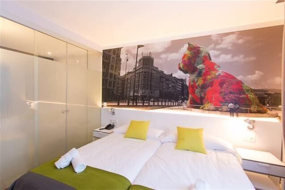 Bilbao City Rooms 9/25