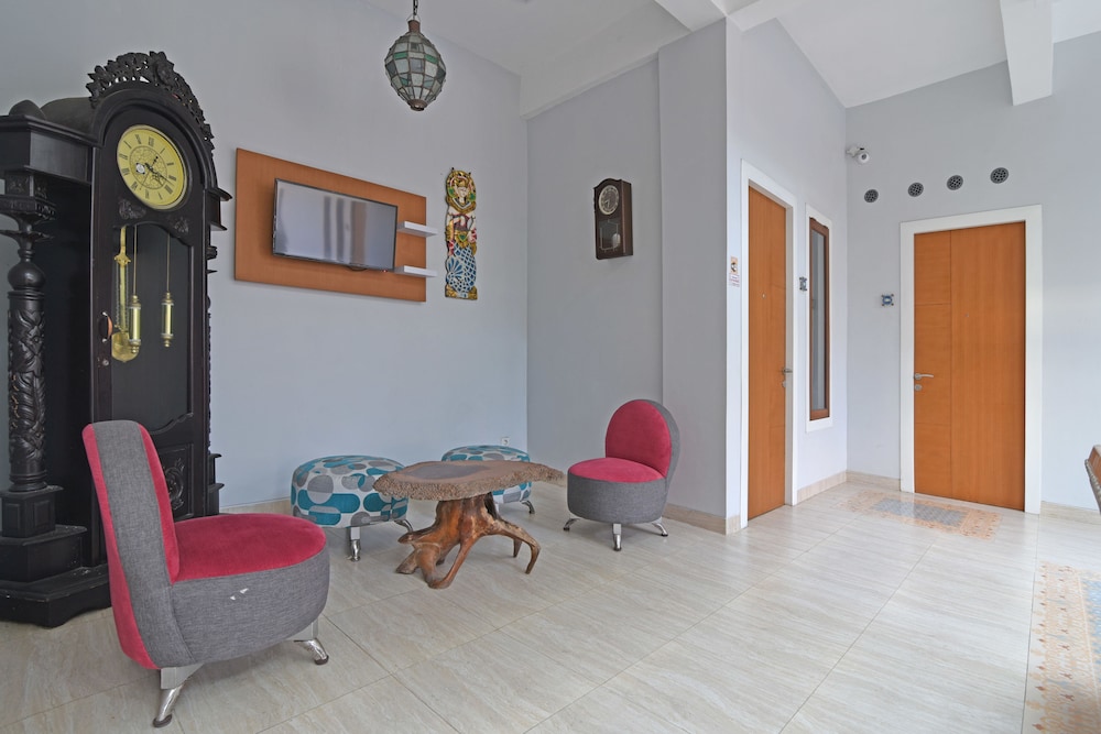 Reddoorz Plus @ Mahendradatta Denpasar 35/42