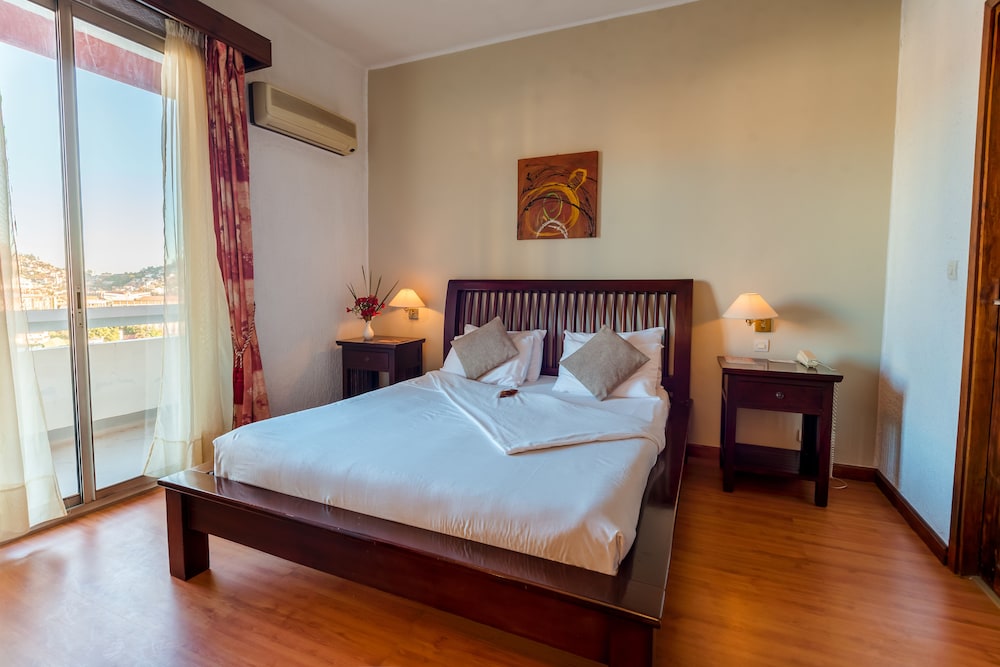 Hotel Colbert Spa Casino 25/75