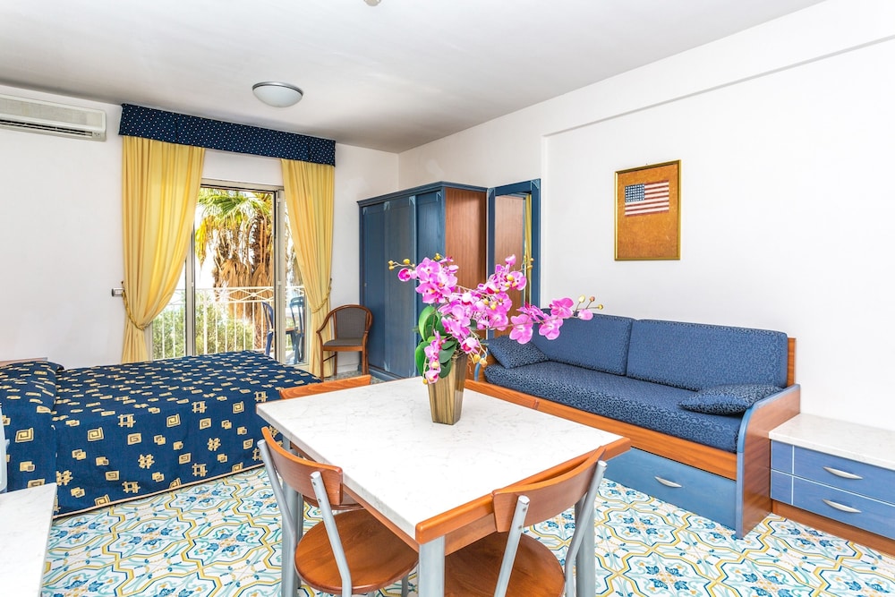 Club Residence la Castellana 32/50