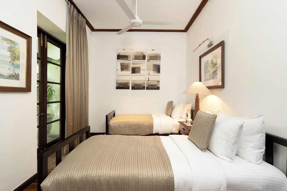 جناح عائلي بسرير مزدوج وسريرين منفصلين