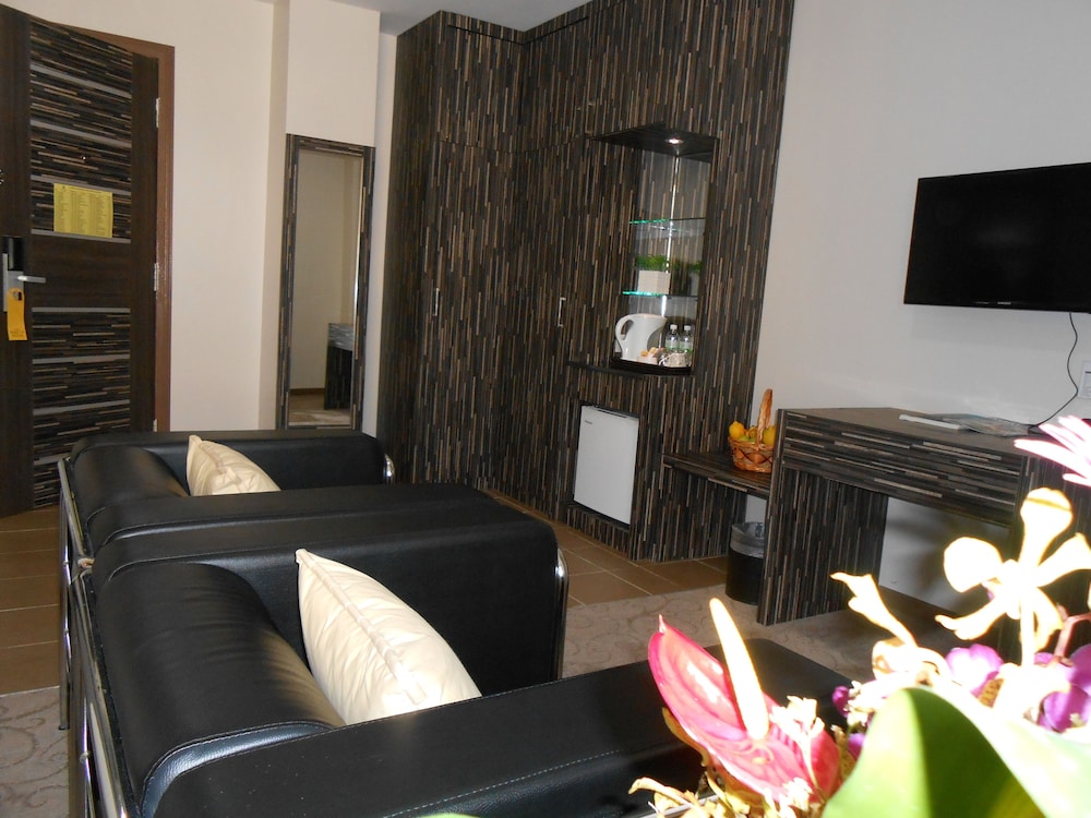 Hig Hotel 47/73