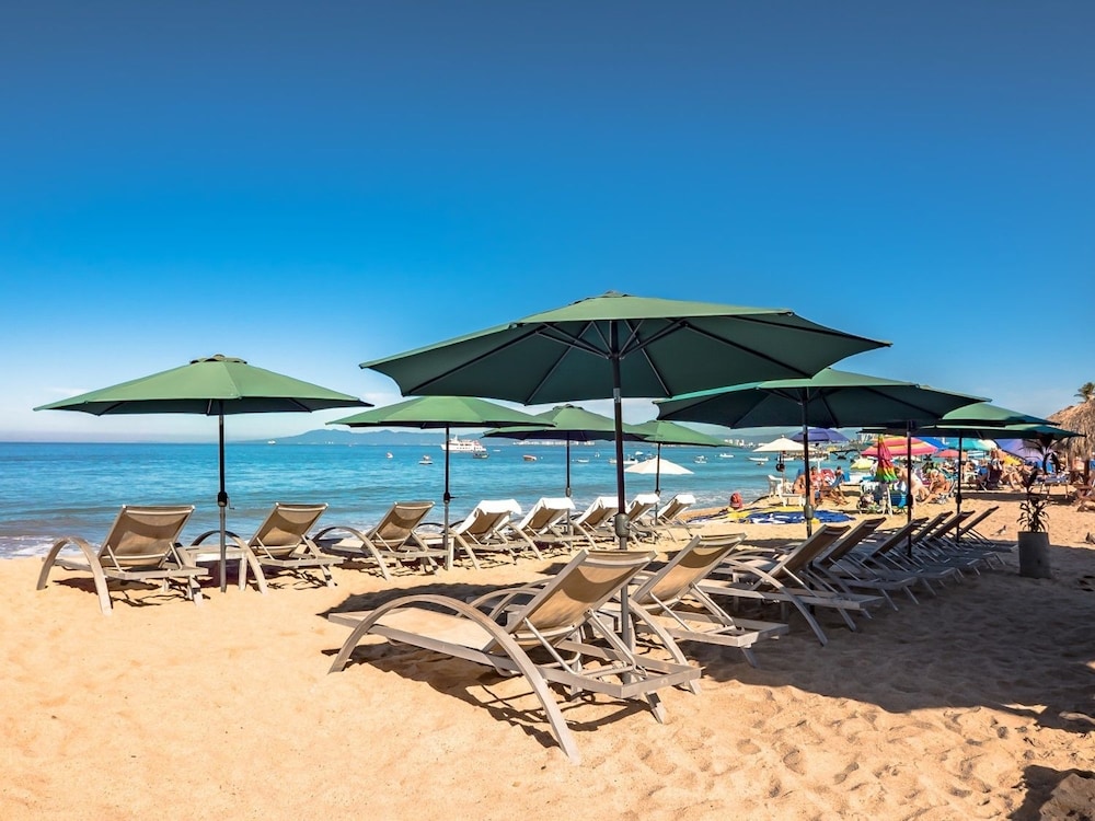 Suites At Sapphire Ocean Club 21/30
