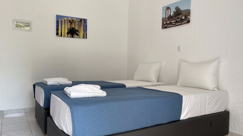 Family, Bungalow, 1 Double and 4 Single Beds