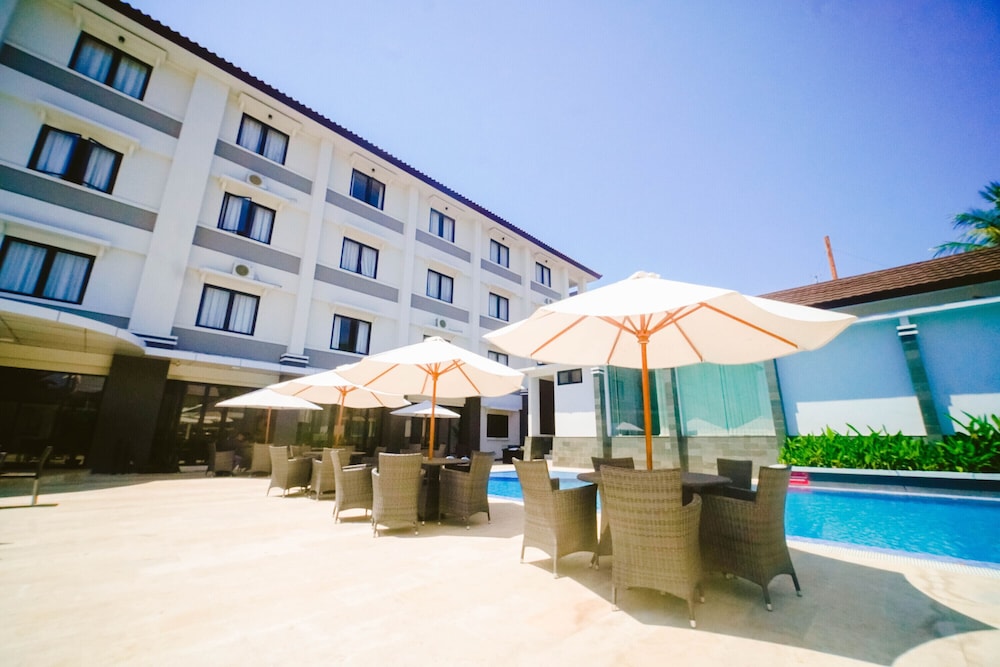 Sahid T-More Kupang 4/61