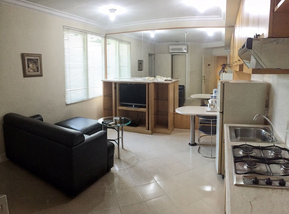Batavia Apartments Hotel Service Residences 34/52