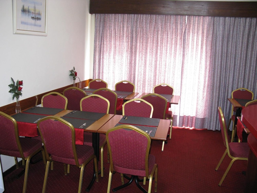 HOTEL SAO GABRIEL(FORMERLY Solar Residencial S. Gabriel) 38/45
