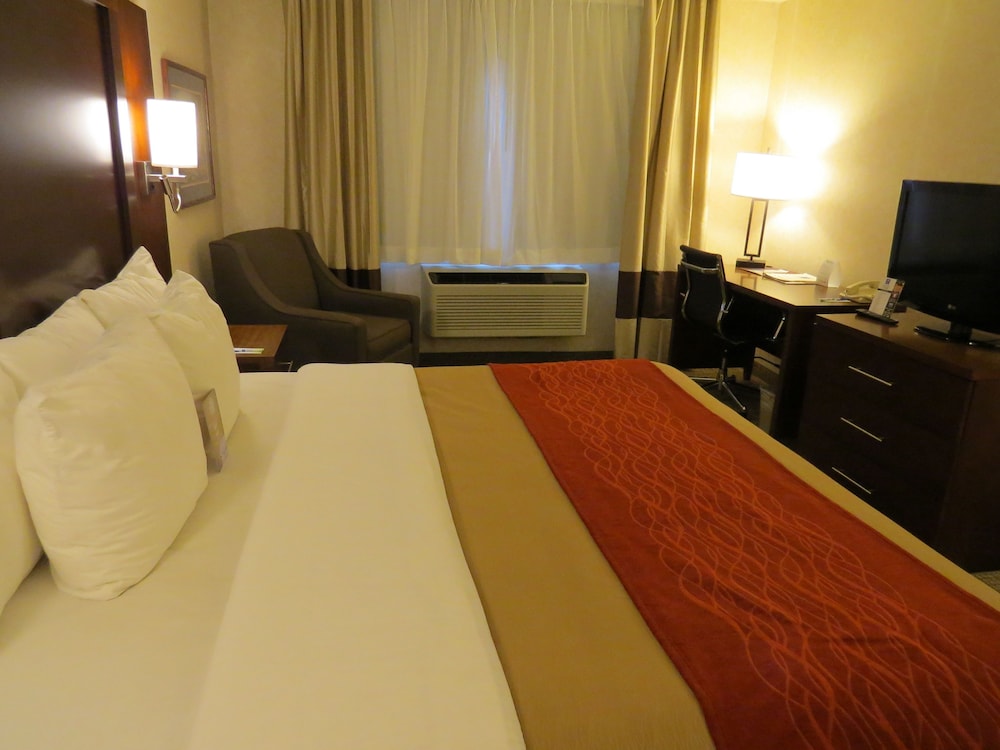 Comfort Inn North - Air Force Academy Area 12/23
