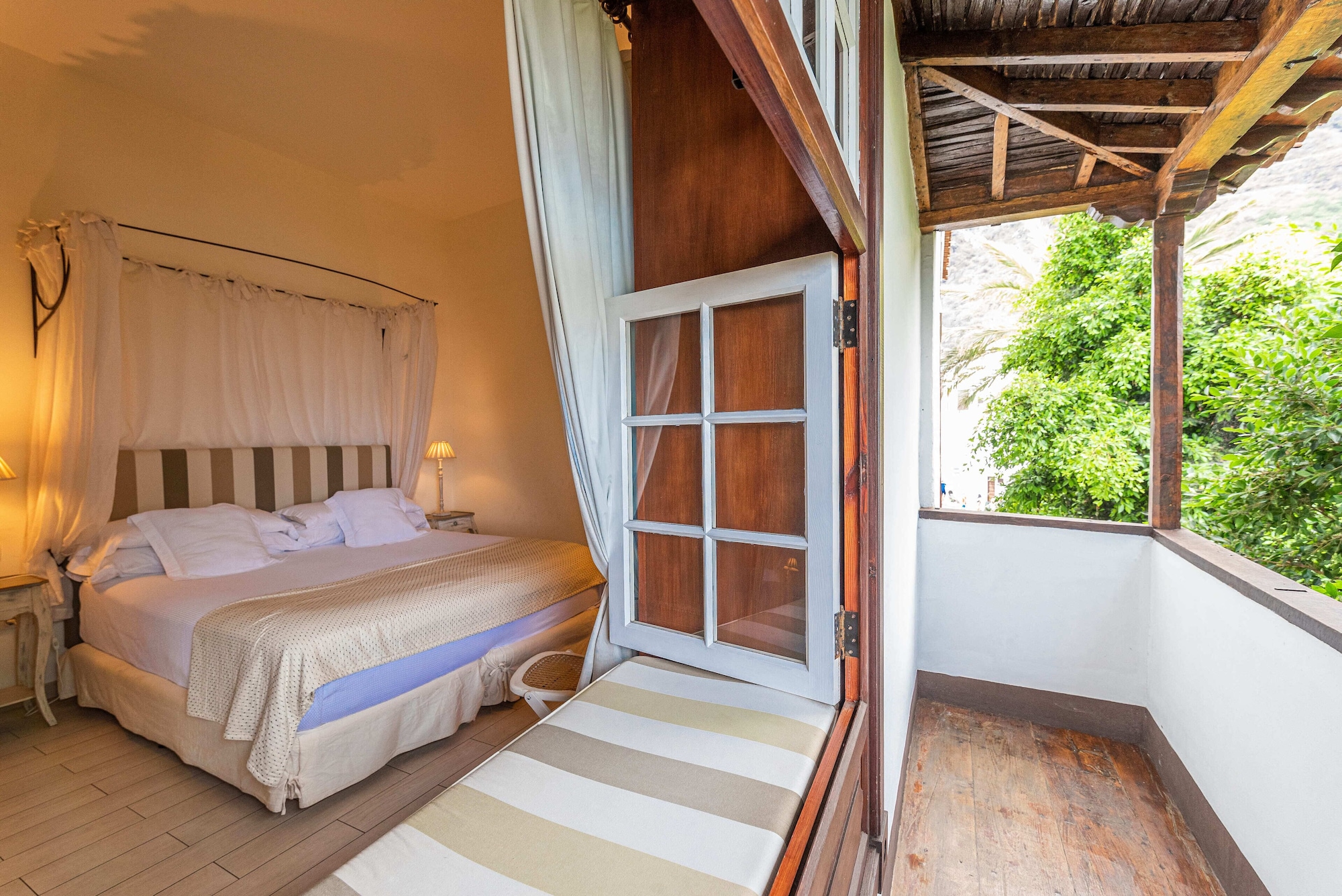Deluxe, Suite, Twin Beds, Sofa