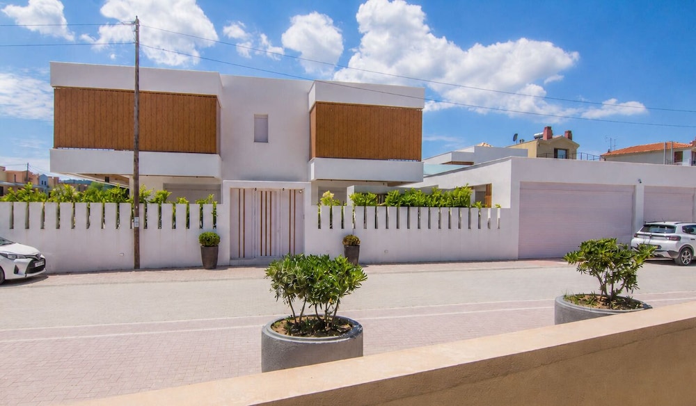 Flegra Beach Boutique Apartments 34/48