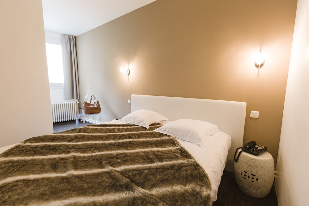 Hotel Le Saint Louis 15/50