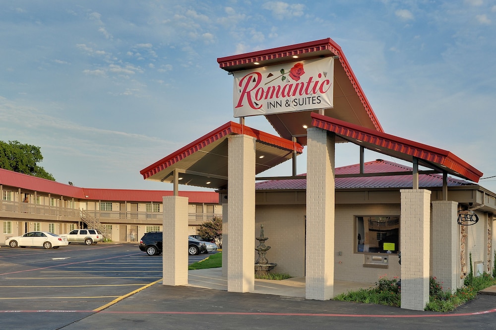 Romantic Inn Suites 39/43