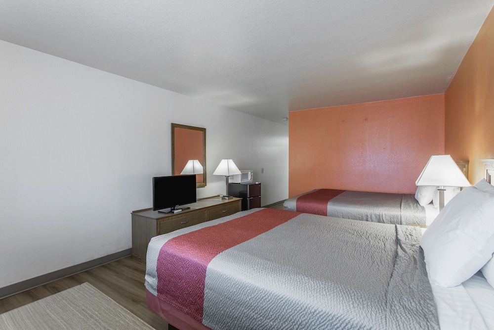 Motel6 Lordsburg, NM 19/58