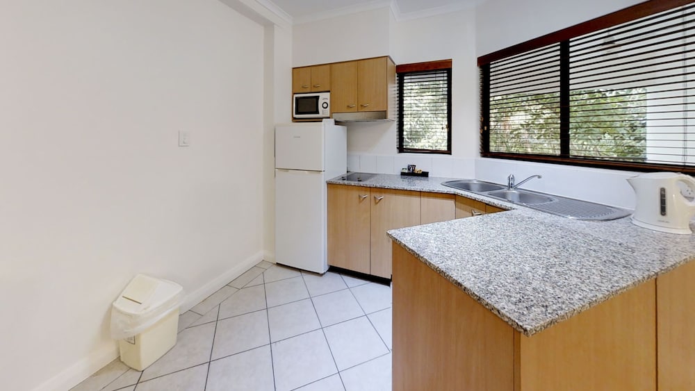 Silkari The Pavilions Port Douglas 25/65