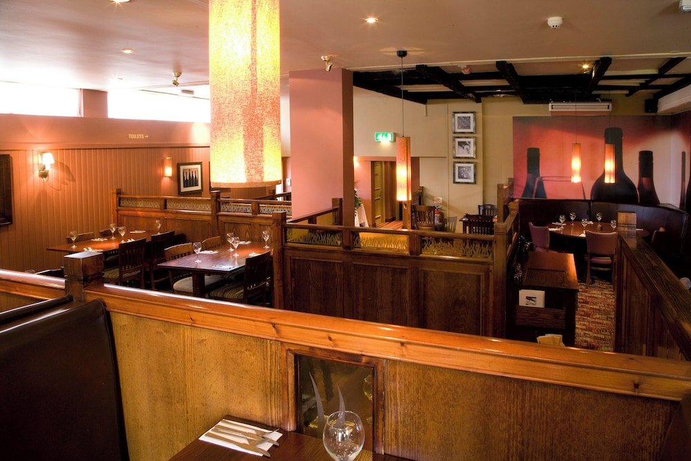 Premier Inn Northampton West (Harpole) 32/44