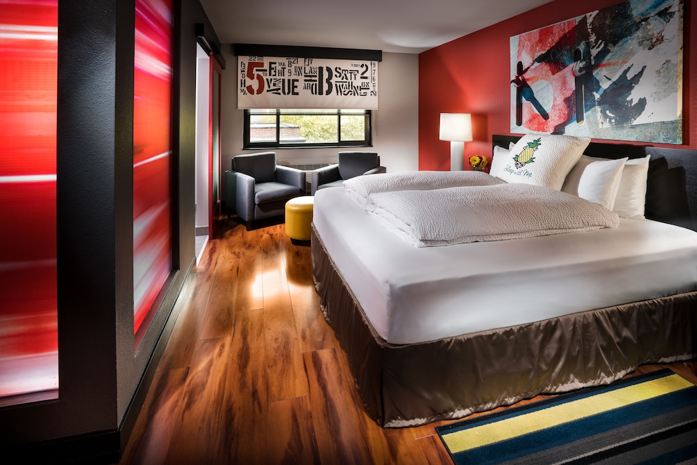 5TH AVENUE, SUITE