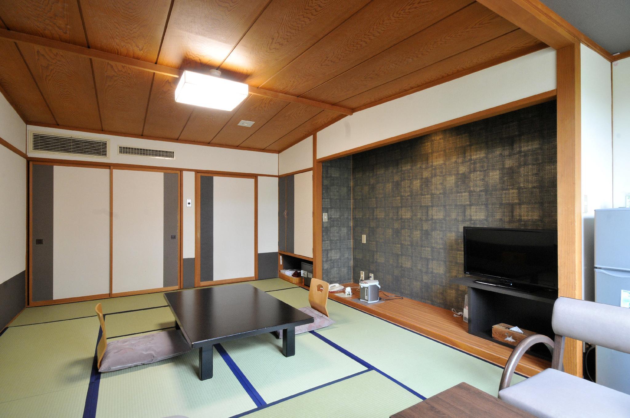 غرفة يابانية، KUROBE KANKO HOTEL 2/2