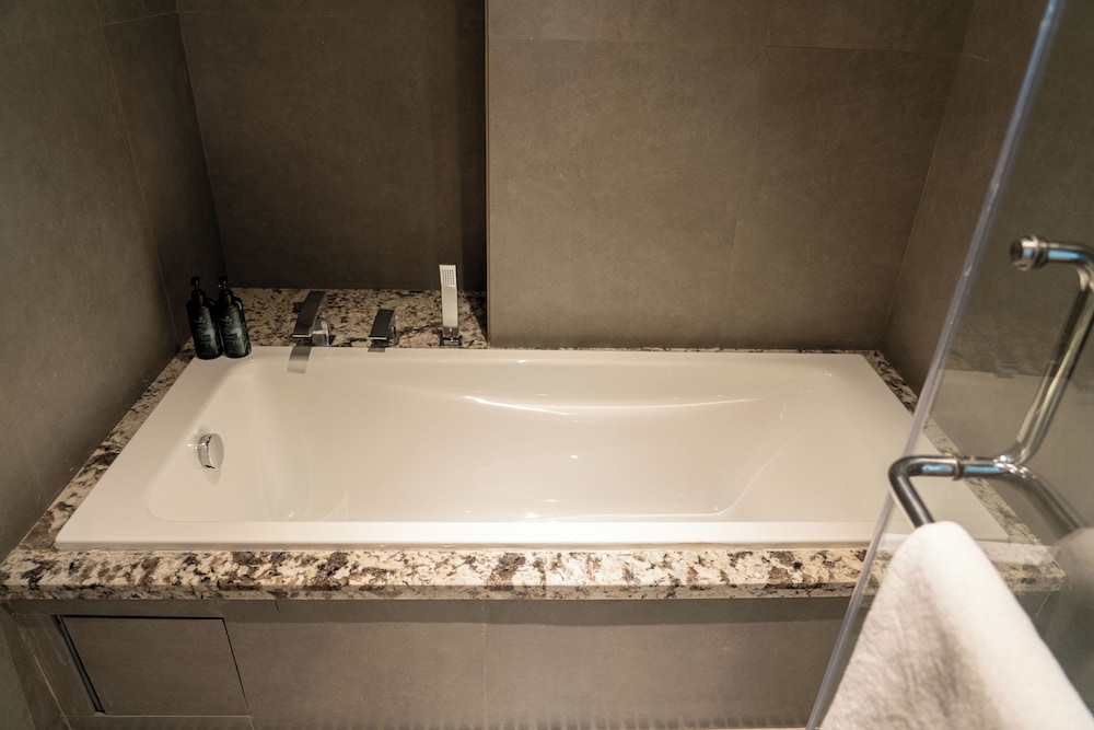 Ramada Encore By Wyndham Bhiwadi Phool Bagh Chowk 53/53