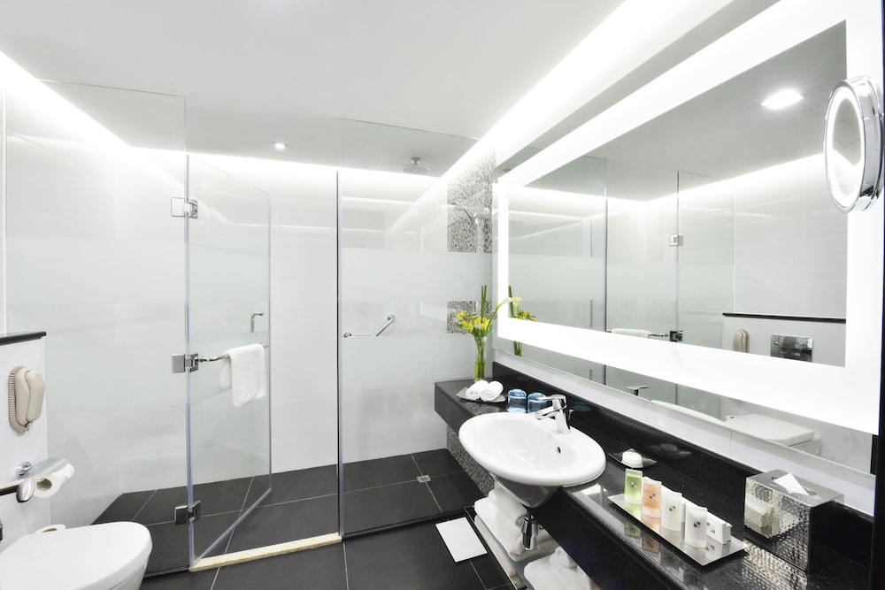 Swiss-Belhotel Seef 10/57