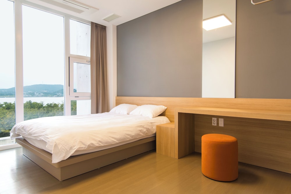 Sea, Premium, 2 Futon Beds